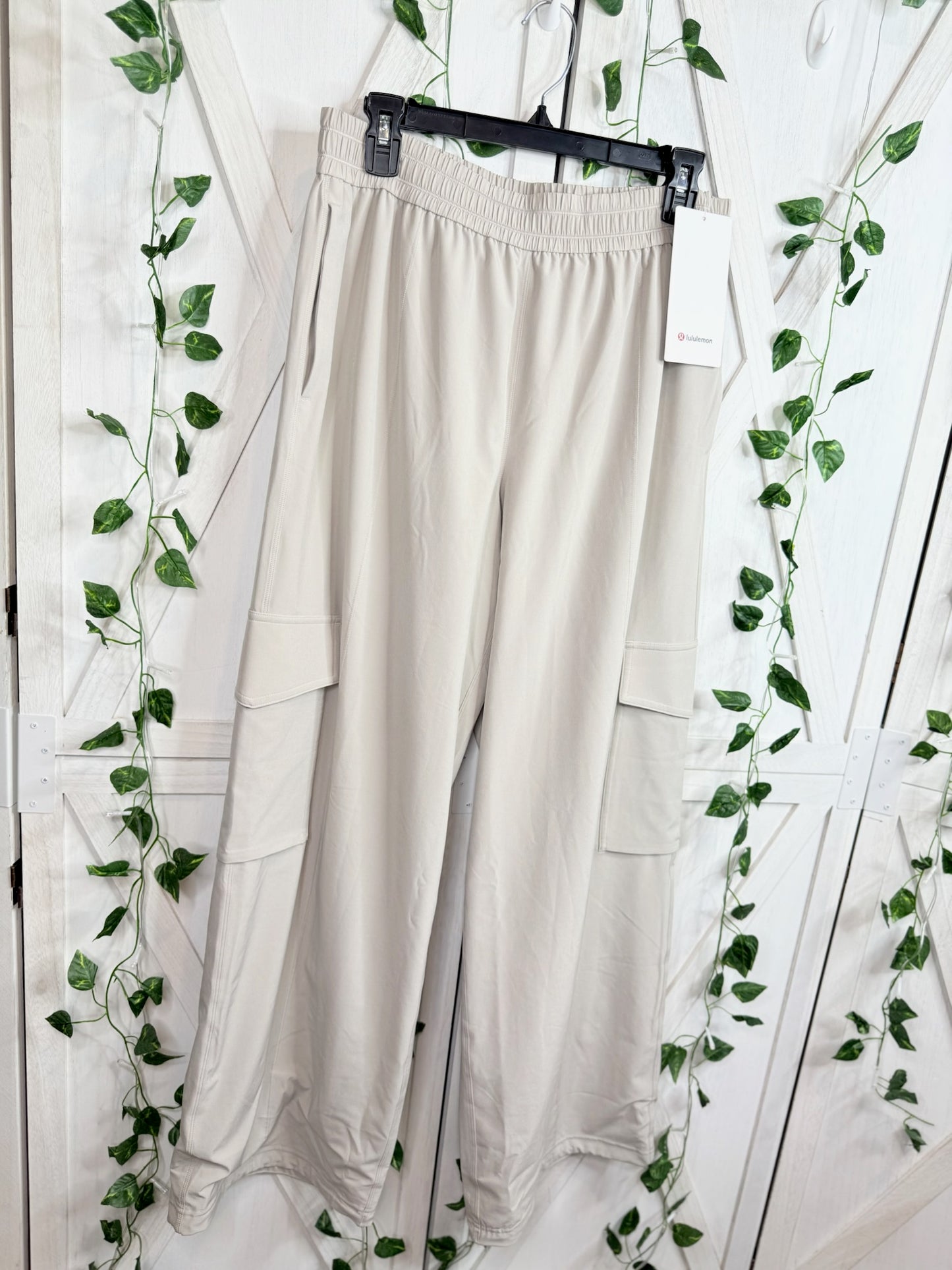 Breezily HR Cargo Pant *Size L