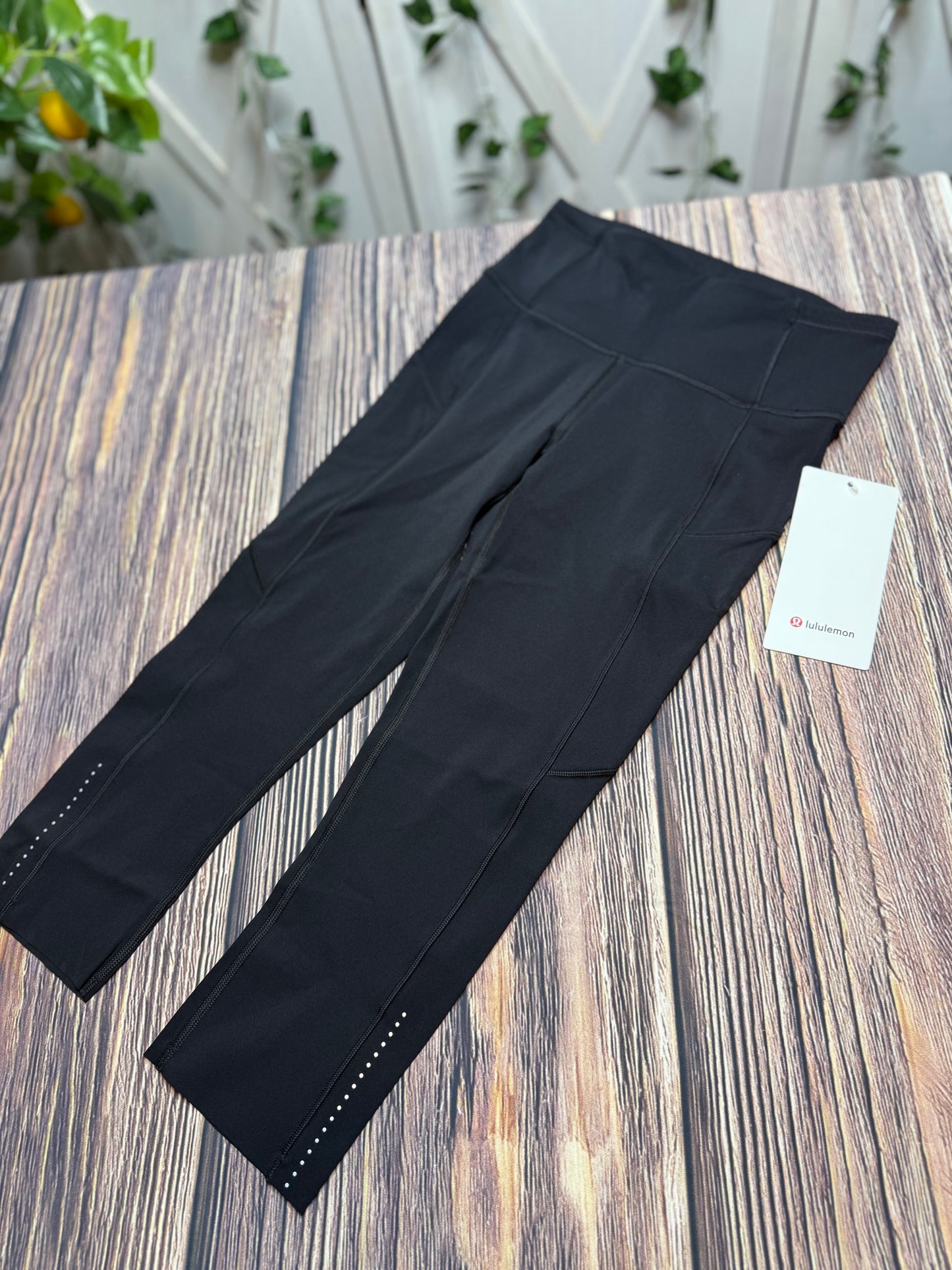 Fast and free HR crop 19” Size 4