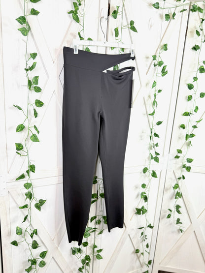 Cut-Out Waist HR Train Tight 25” *Size 8
