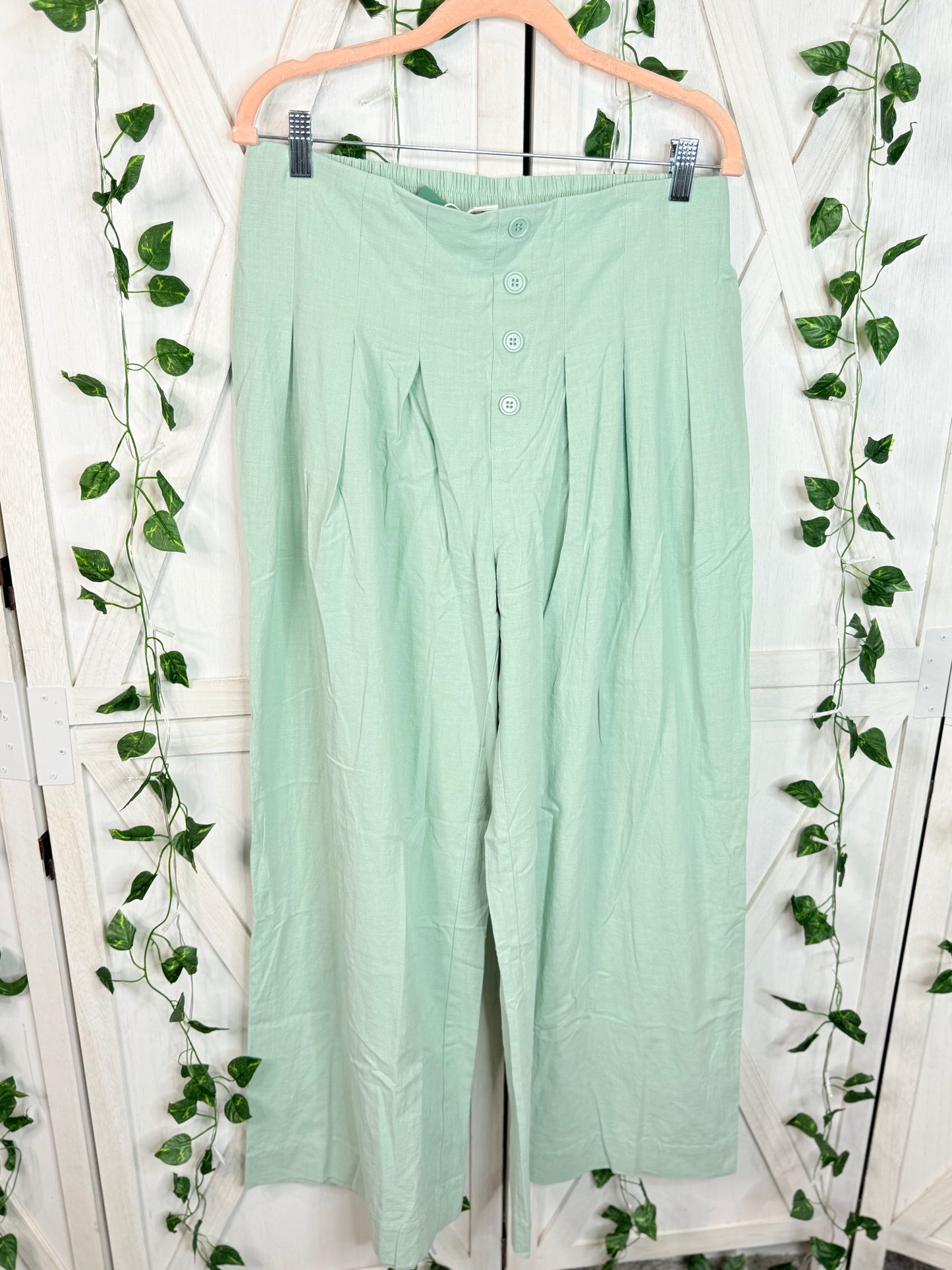 Halara high waisted flow pants *Size L