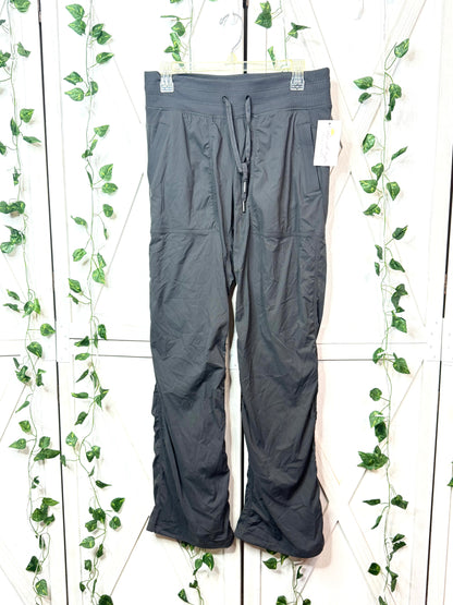 Dance Studio Mid-Rise Pant *Regular *Size 8 • 10