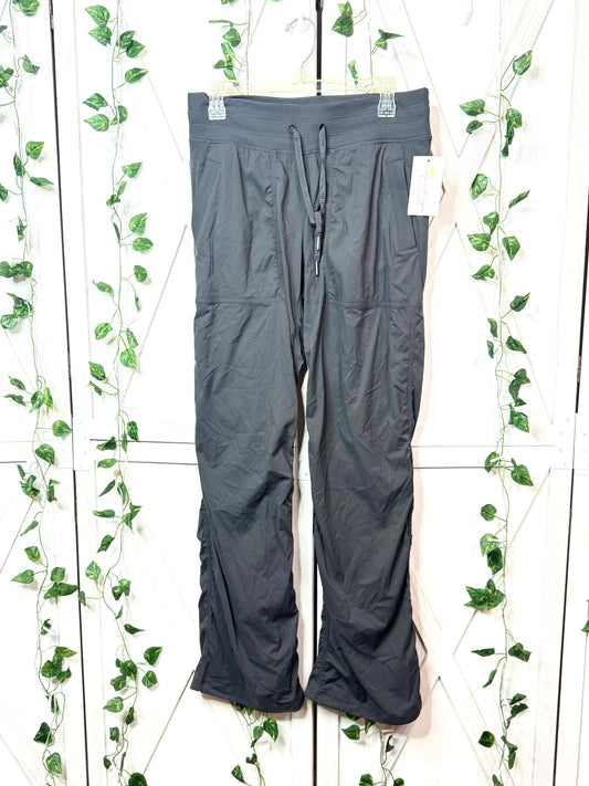 Dance Studio Mid-Rise Pant *Regular *Size 8 • 10