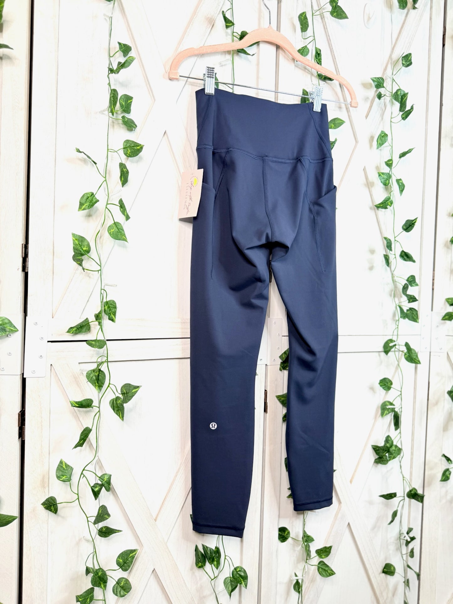 Wunder train tight 25” pockets *Size 6