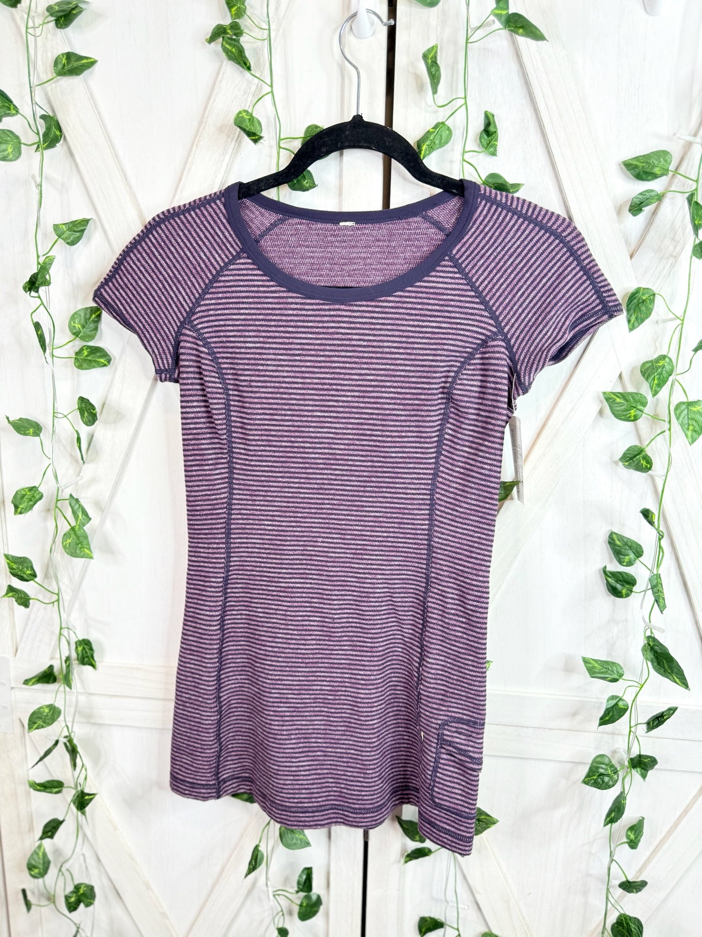 Lululemon Short Sleeve *Size 4