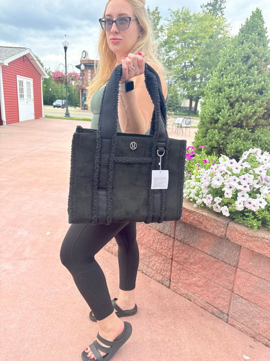 Boxy Tote *Faux Shearling Trims