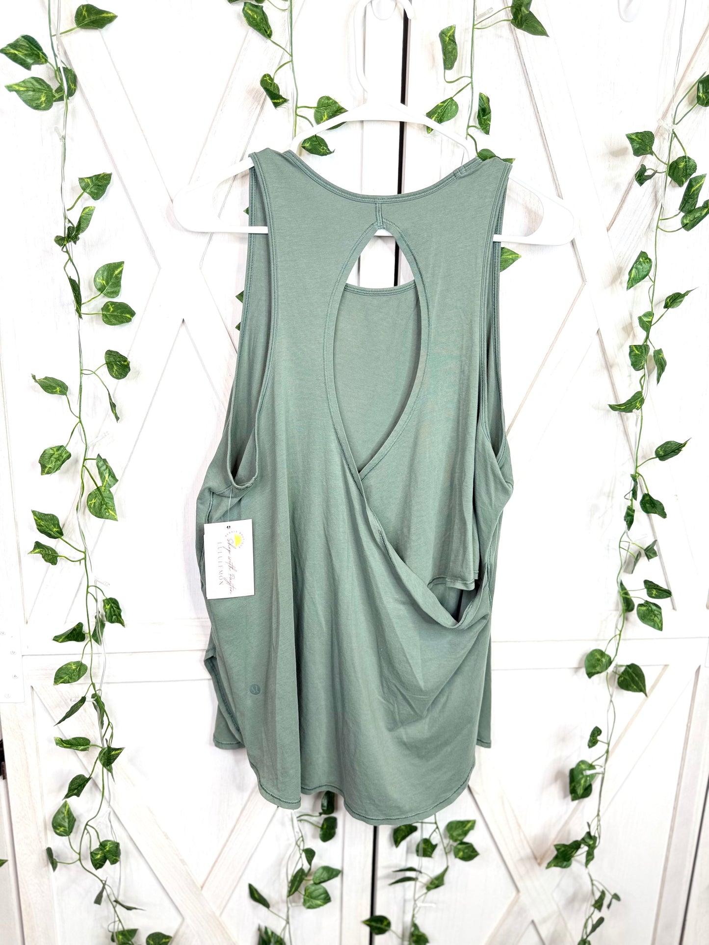 Lululemon tank top *Size 10