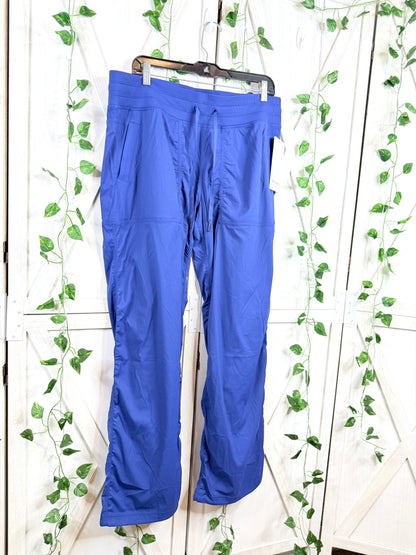 Dance Studio Mid-Rise Pant *Regular *Size 6 • 8 • 14