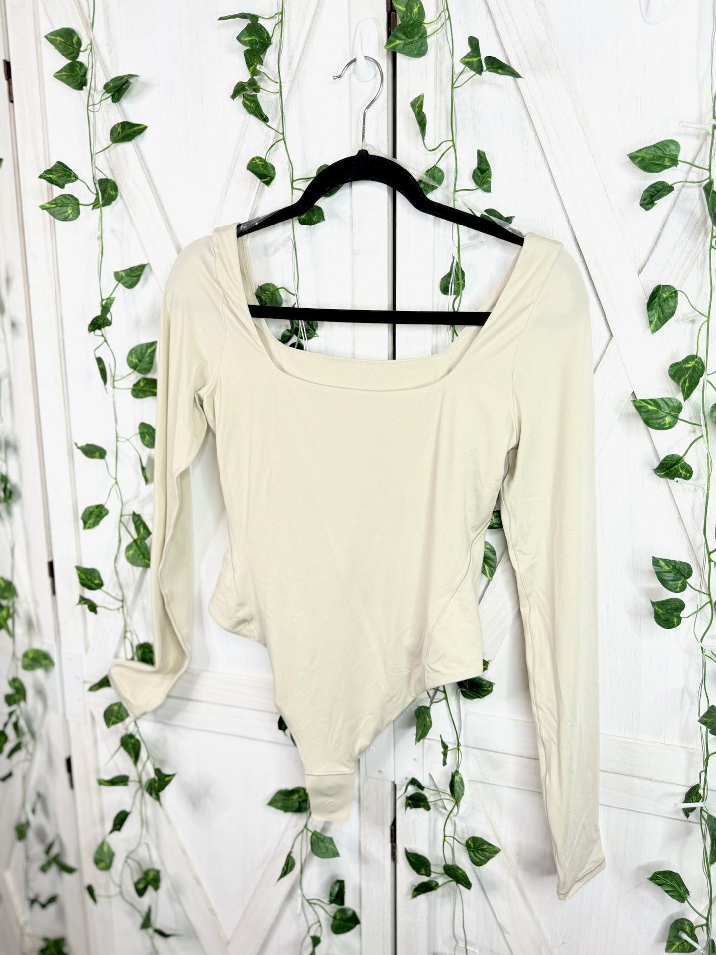 Nulu Square-Neck Bodysuit *NEW *SIZE M