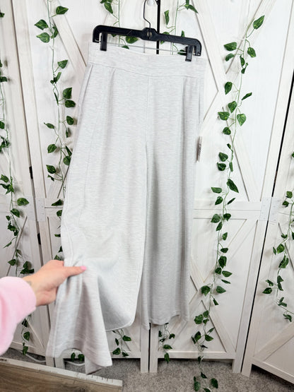 Lululemon Scuba Mid-Rise Wide-Leg Pant *Size M