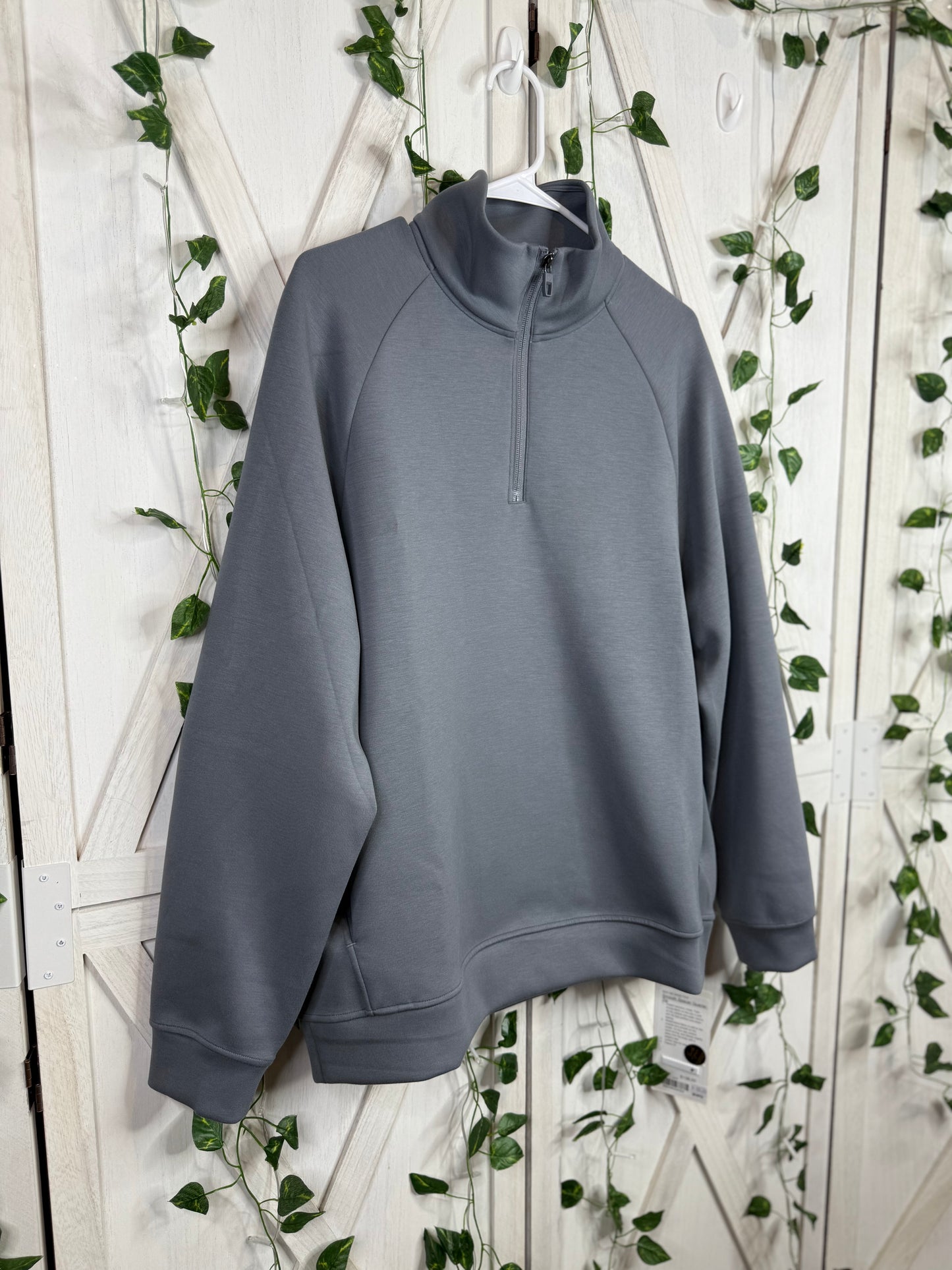Smooth Spacer Quarter Zip *Size M