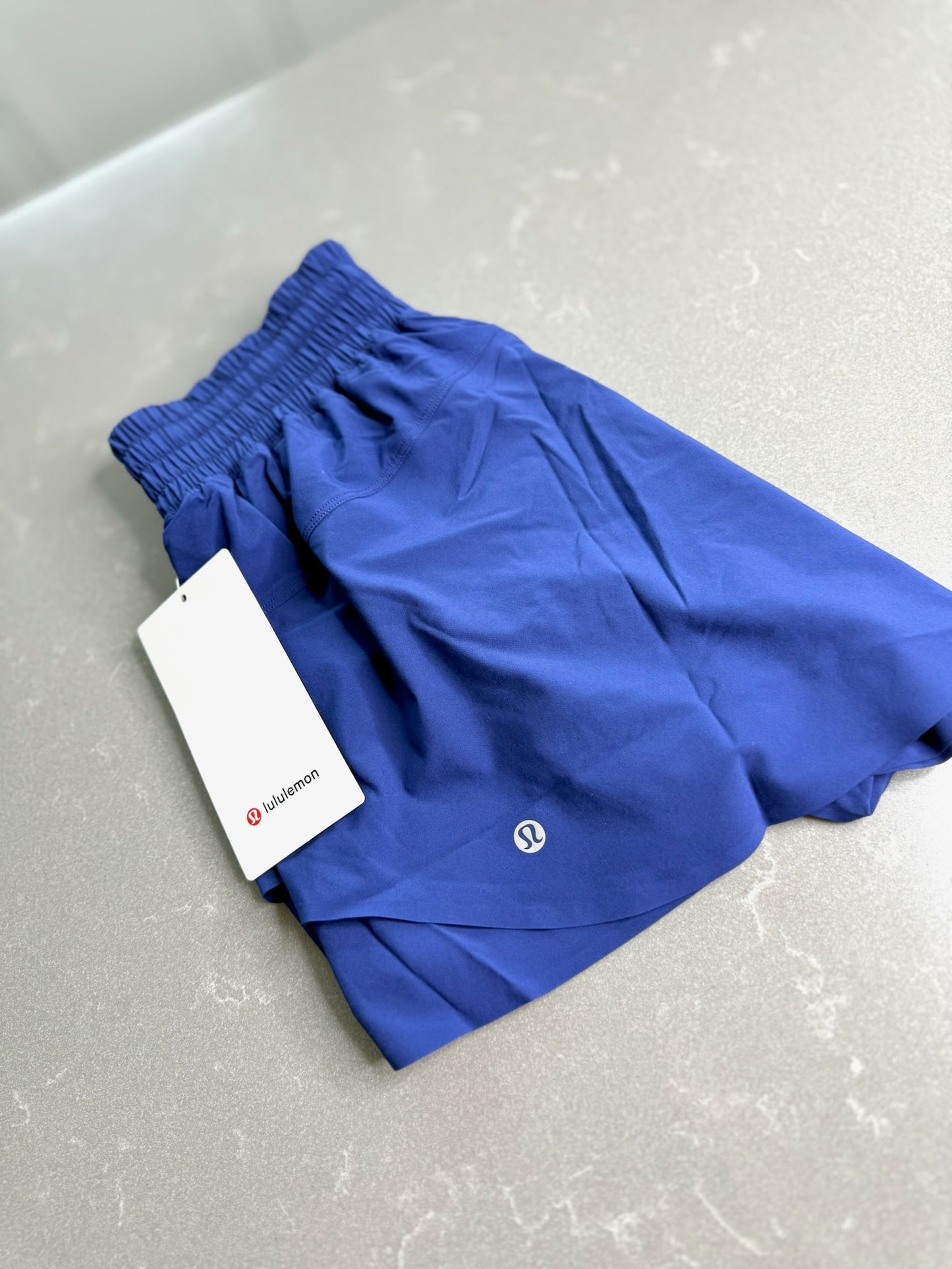 Shake it out HR Run Short 2.5” *Size XS