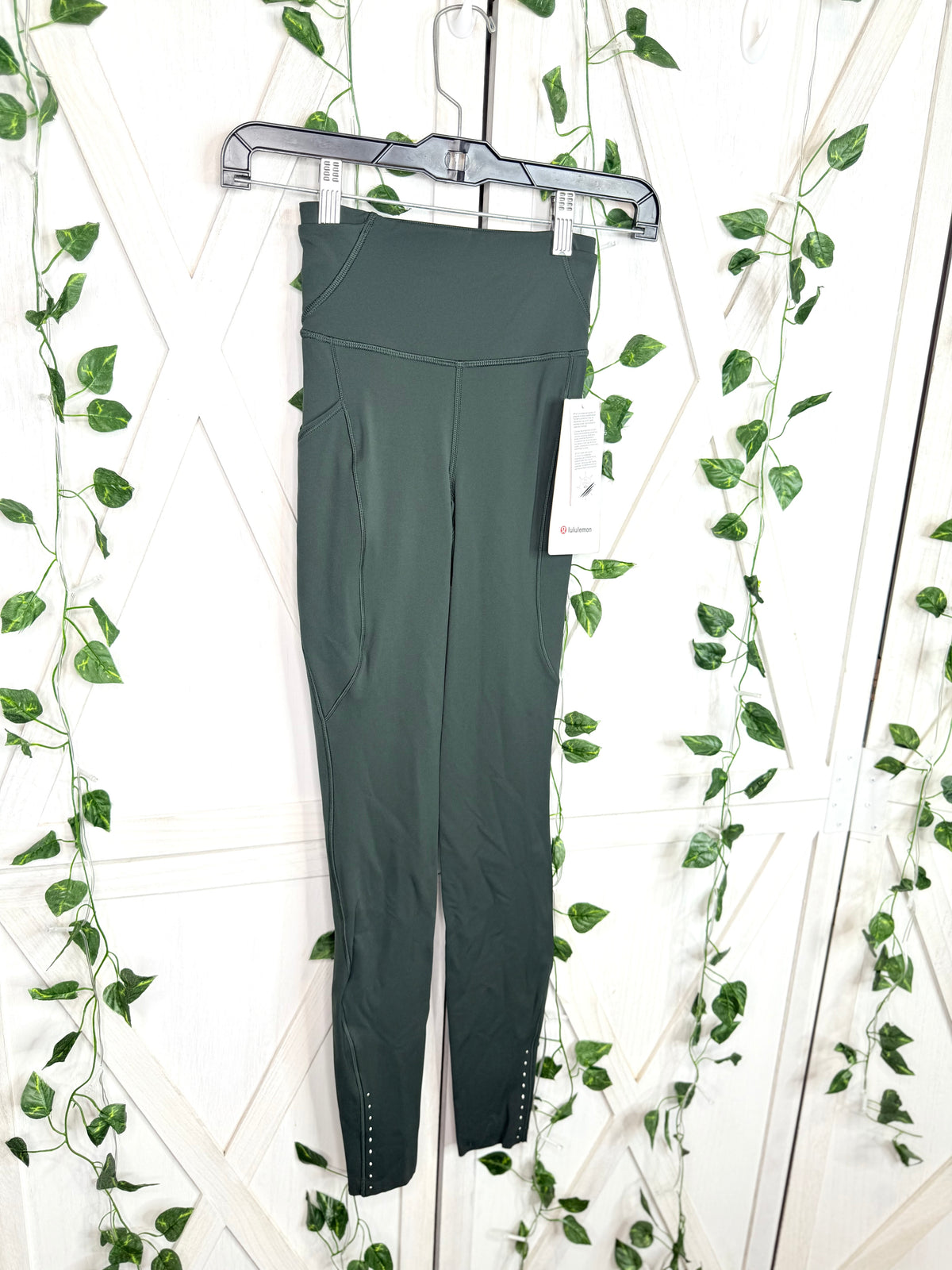 Fast and Free HR Tight 28” *Pockets *Size 0
