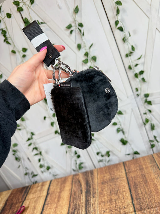 Dual Pouch Wristlet *L Monogram Velvet
