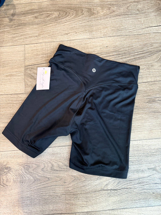 Breezethrough short 6” *Size 6 • 10