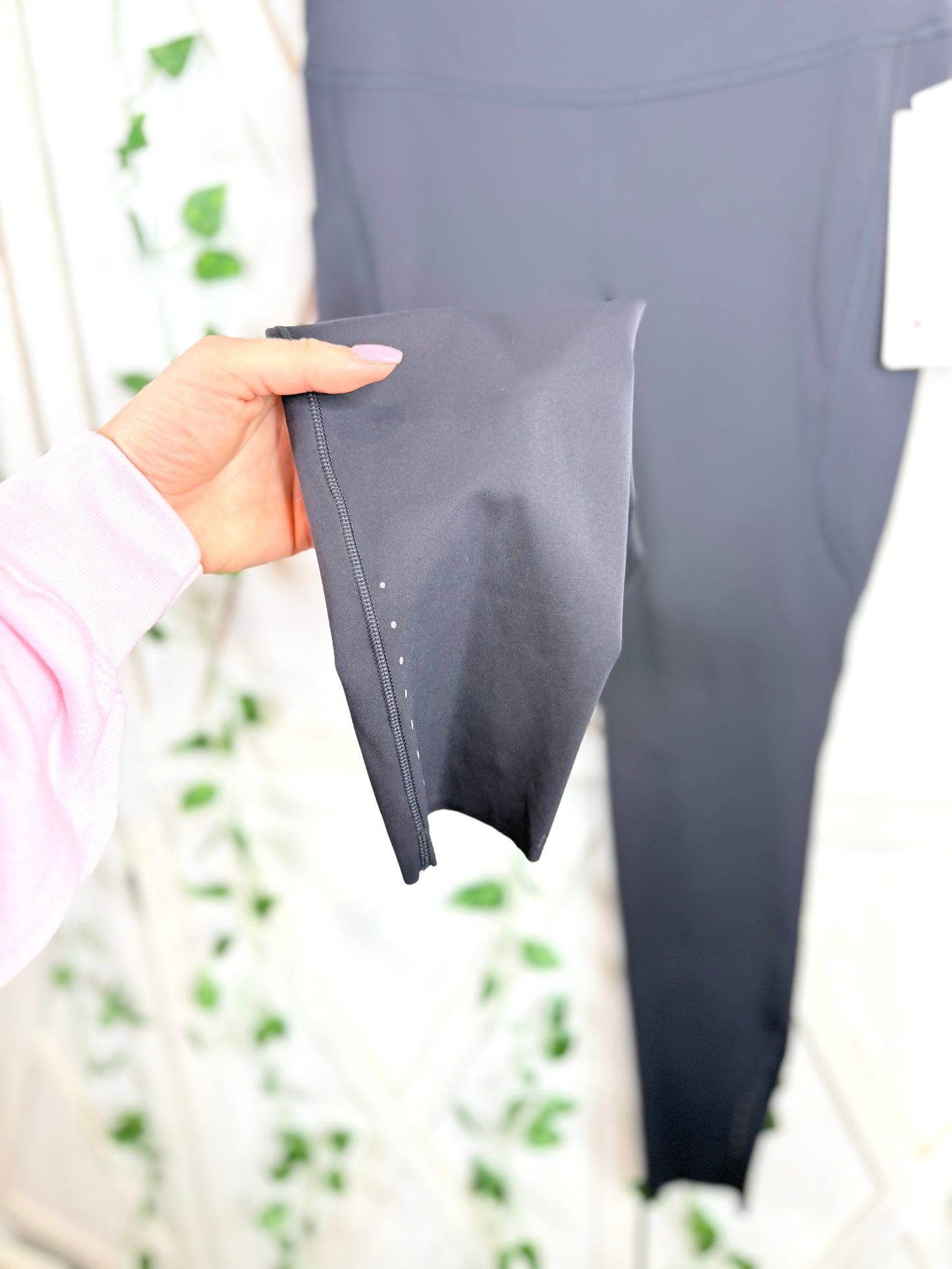 Fast and Free HR Tight 28” *Pockets *Size 10