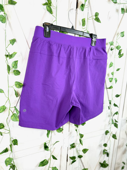 Zeroed In short 7” *LL *Size M