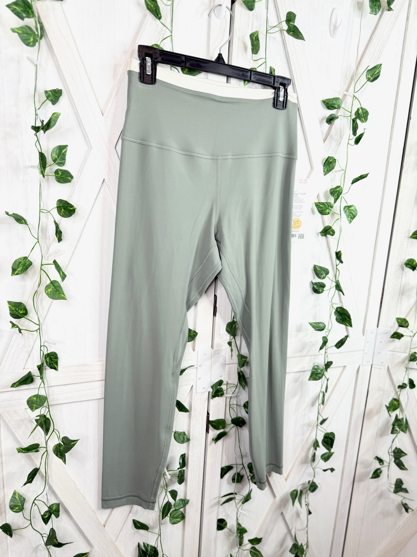 Lululemon Align SHR Pant 25” *Trim *Size 10