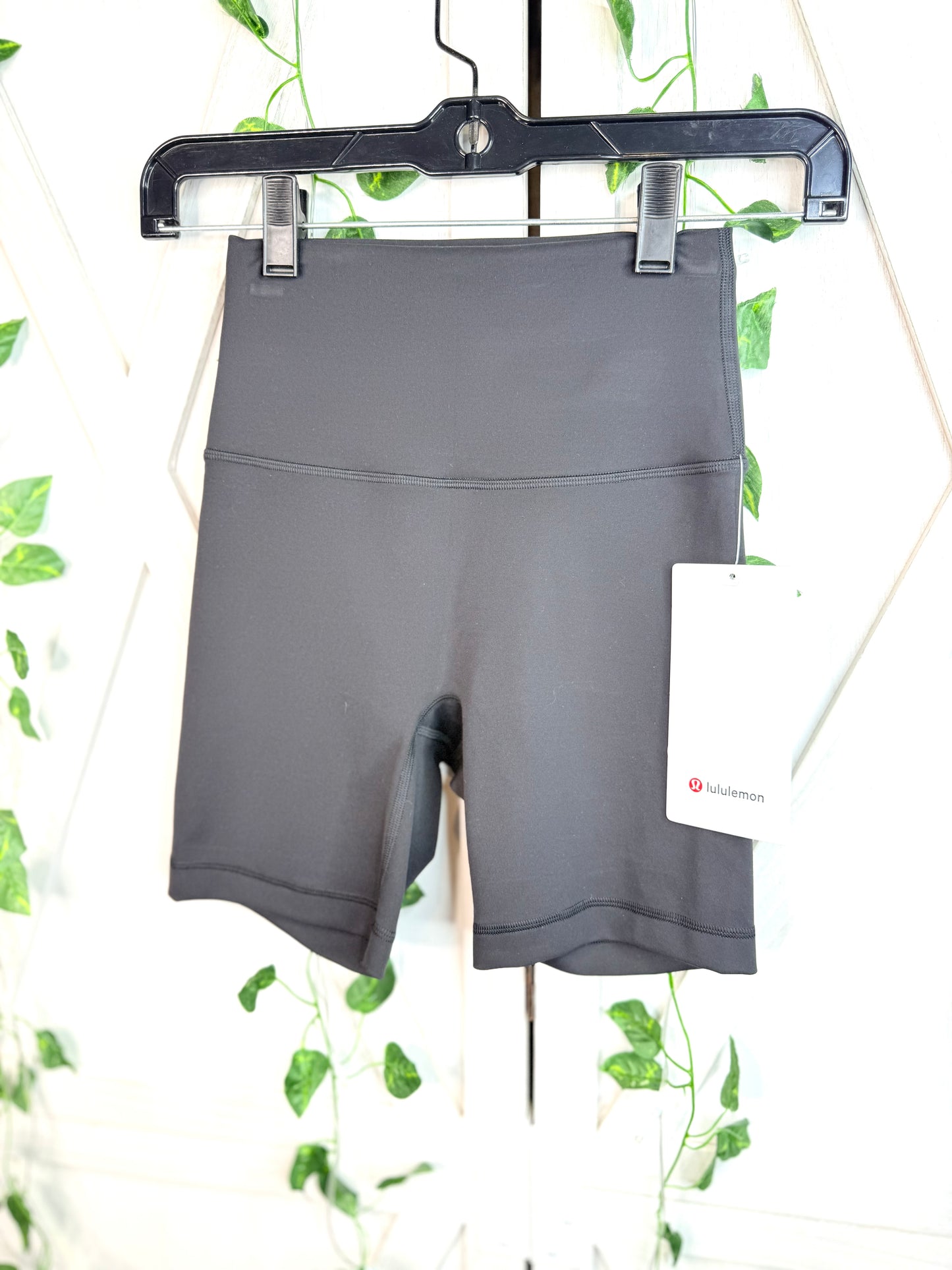 Wunder Train No Line HR Short 6” * Size 2