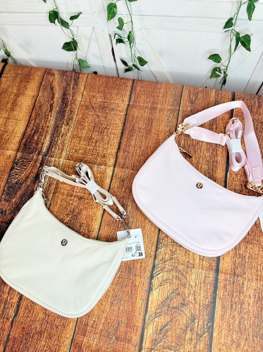 City Essentials Small Shoulder Bag