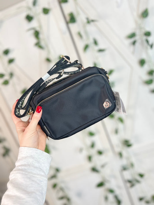 Everywhere Crossbody Bag 2L *Monogram Metallic