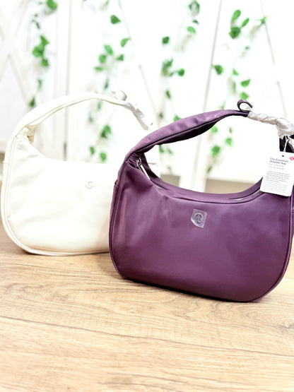 City Essentials Shoulder Bag 4L