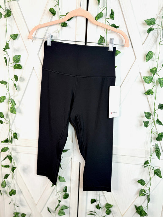 Lululemon align hr crop 17” *Size 0• 4 • 6