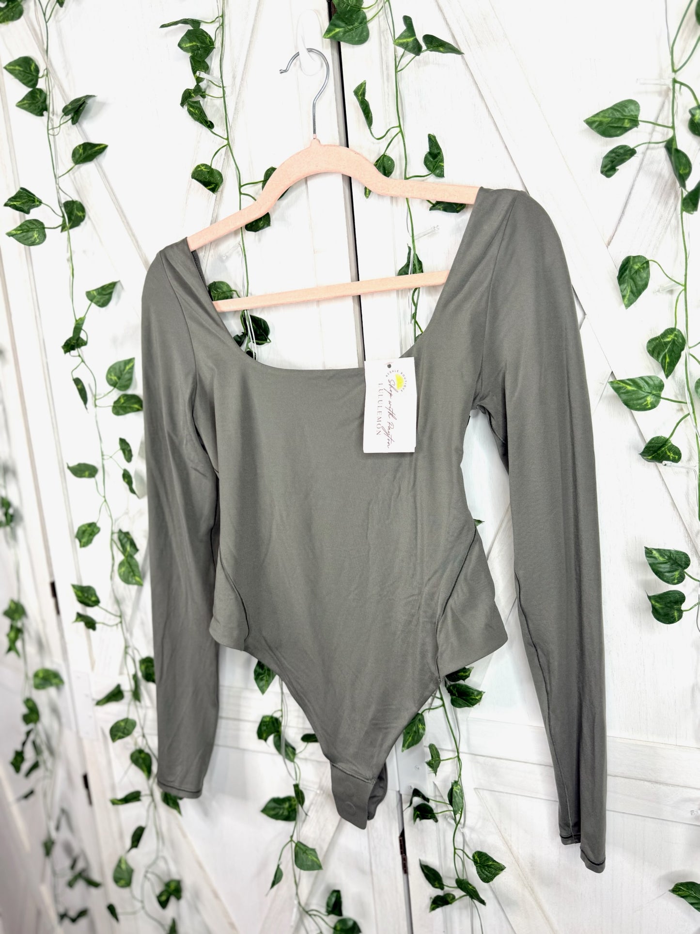 Nulu square neck long sleeve bodysuit *NEW * Size M