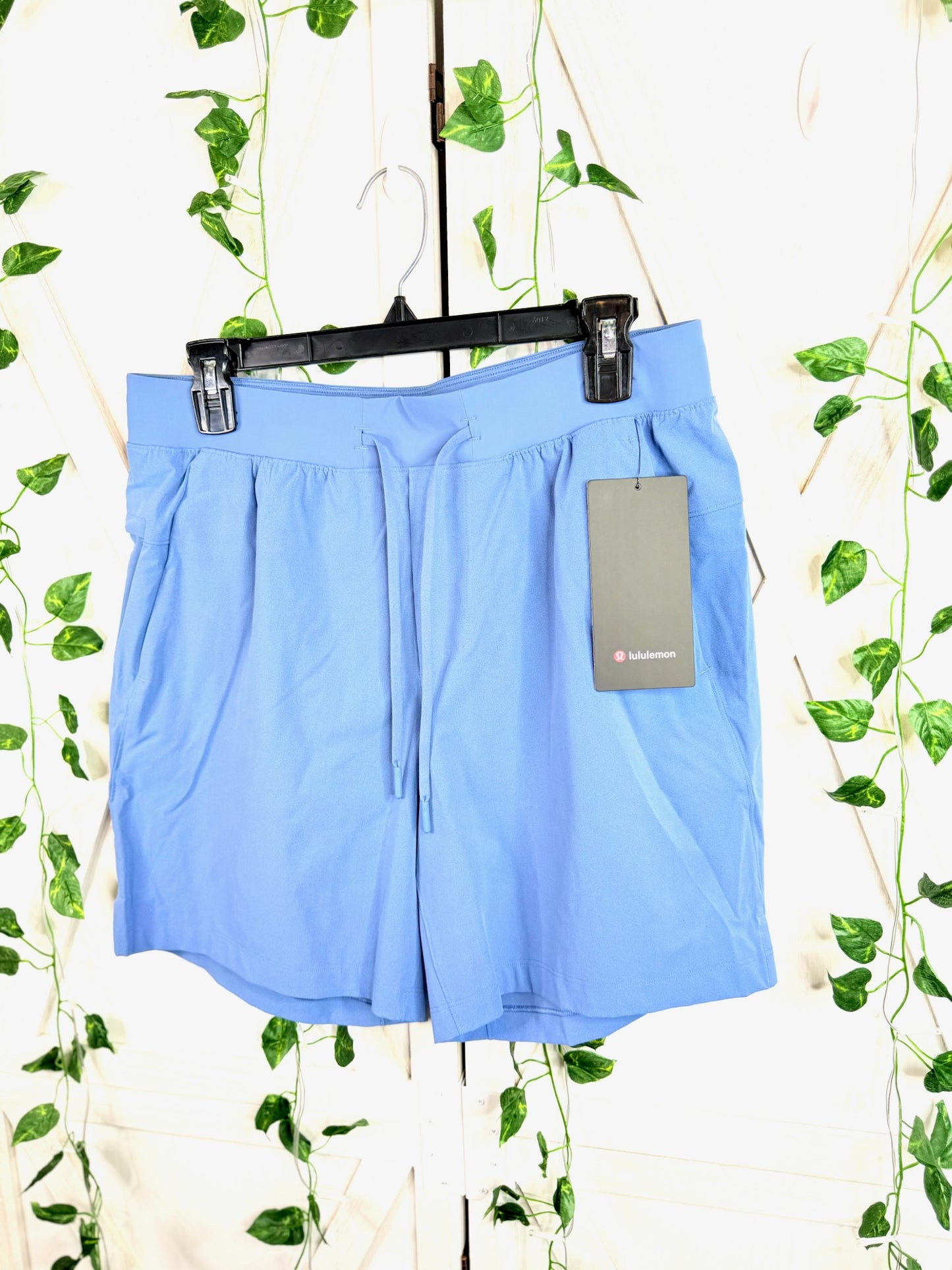 Zeroed In short 7” *LL *Size M•L
