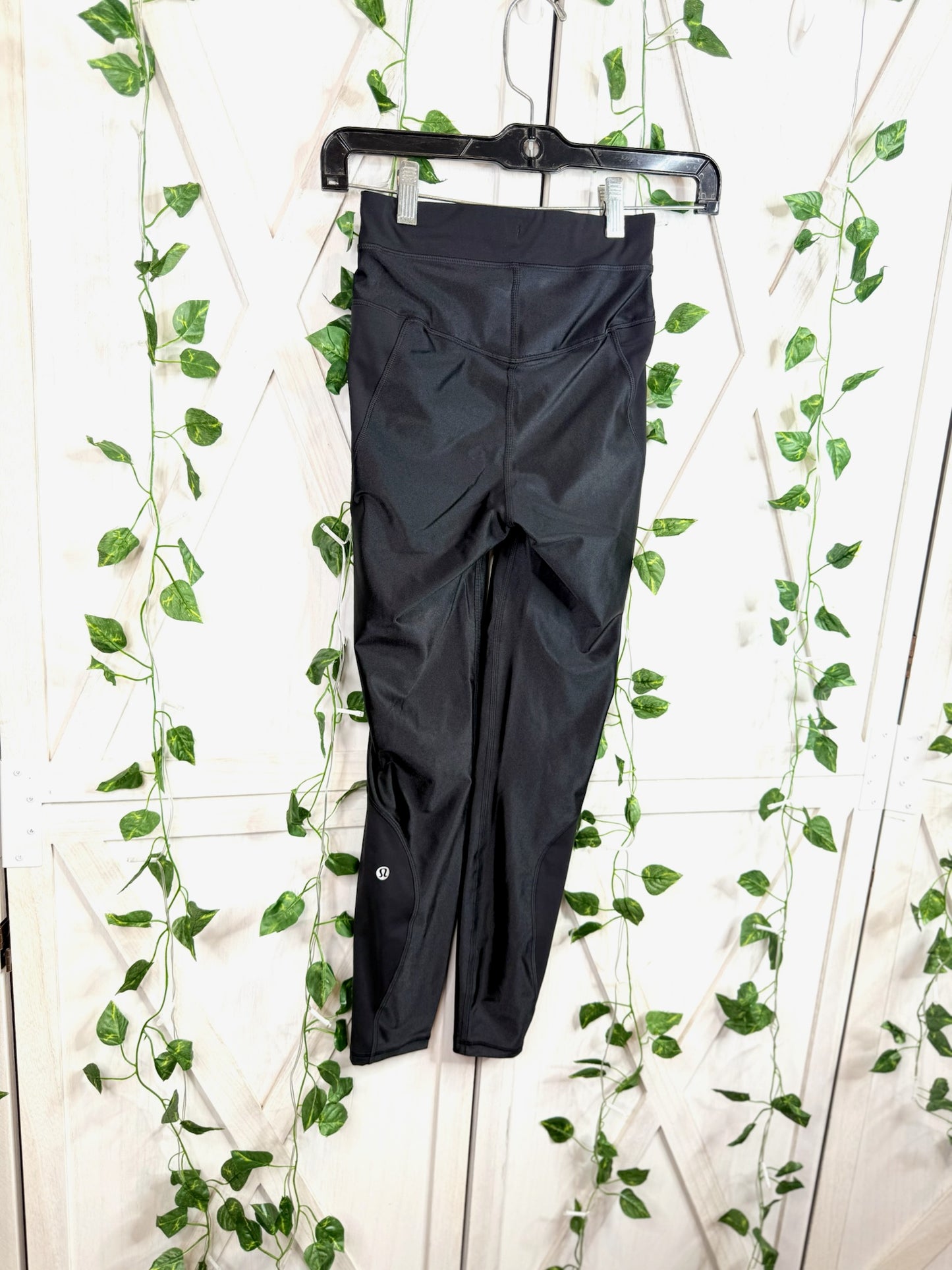 Satin Shine Panelled Tight 25” *Wordmark *Size 0