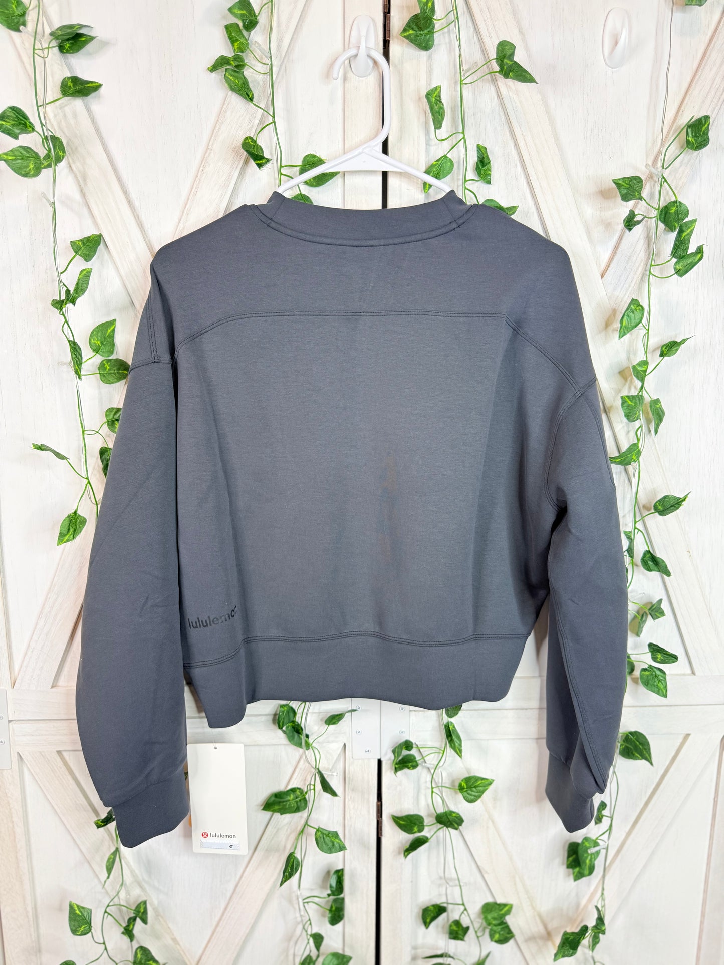 Perfectly Oversized crop crew *Softstreme *Size 4 & 12