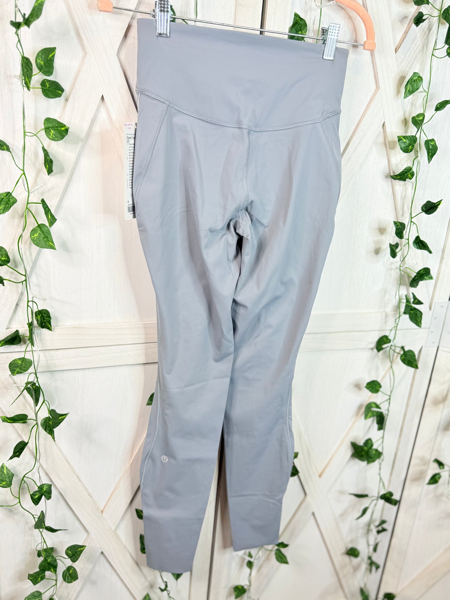 Base pace HR tight 28” *Size 6 & 8