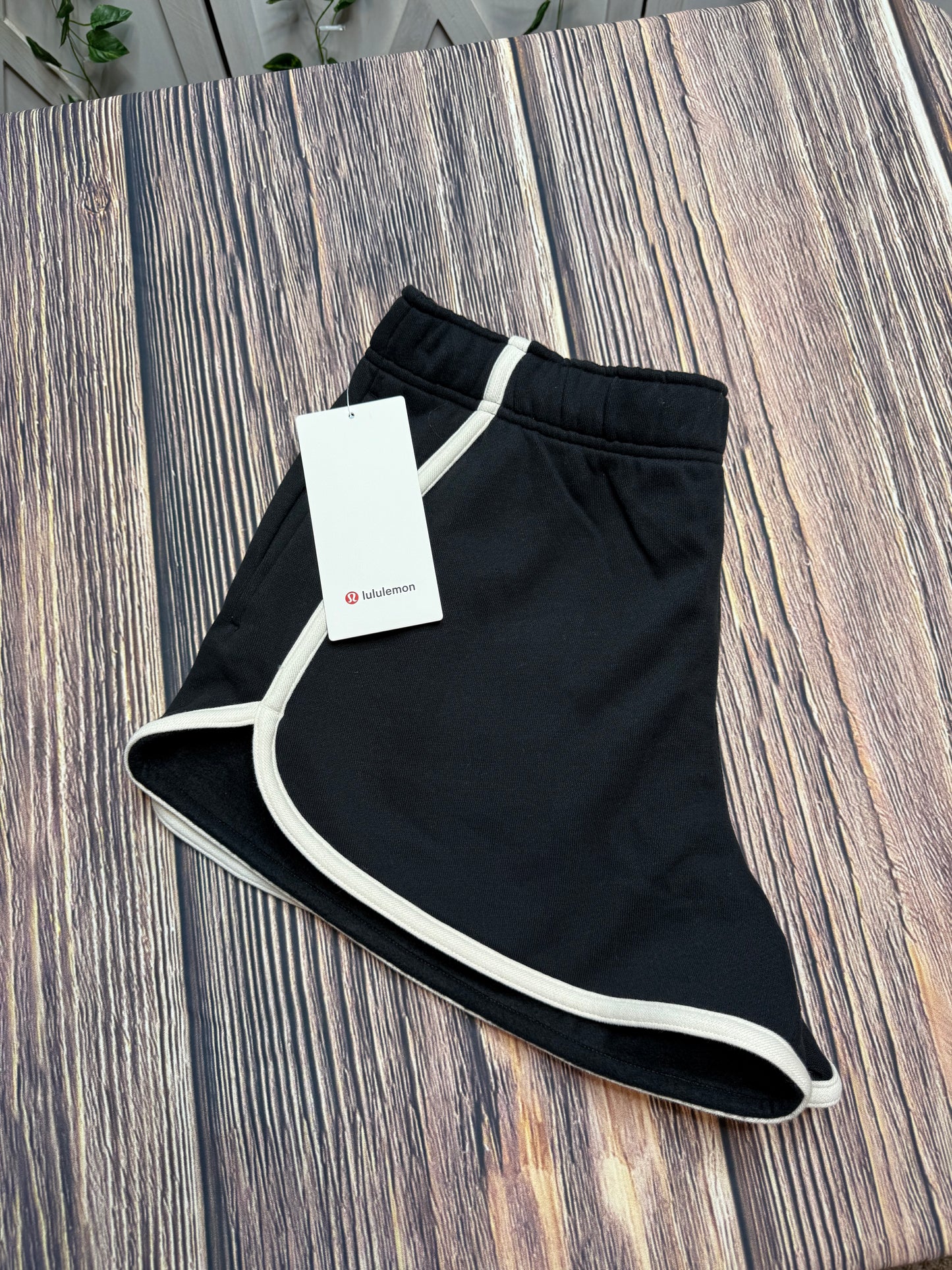 Scuba MR oversized short 3”