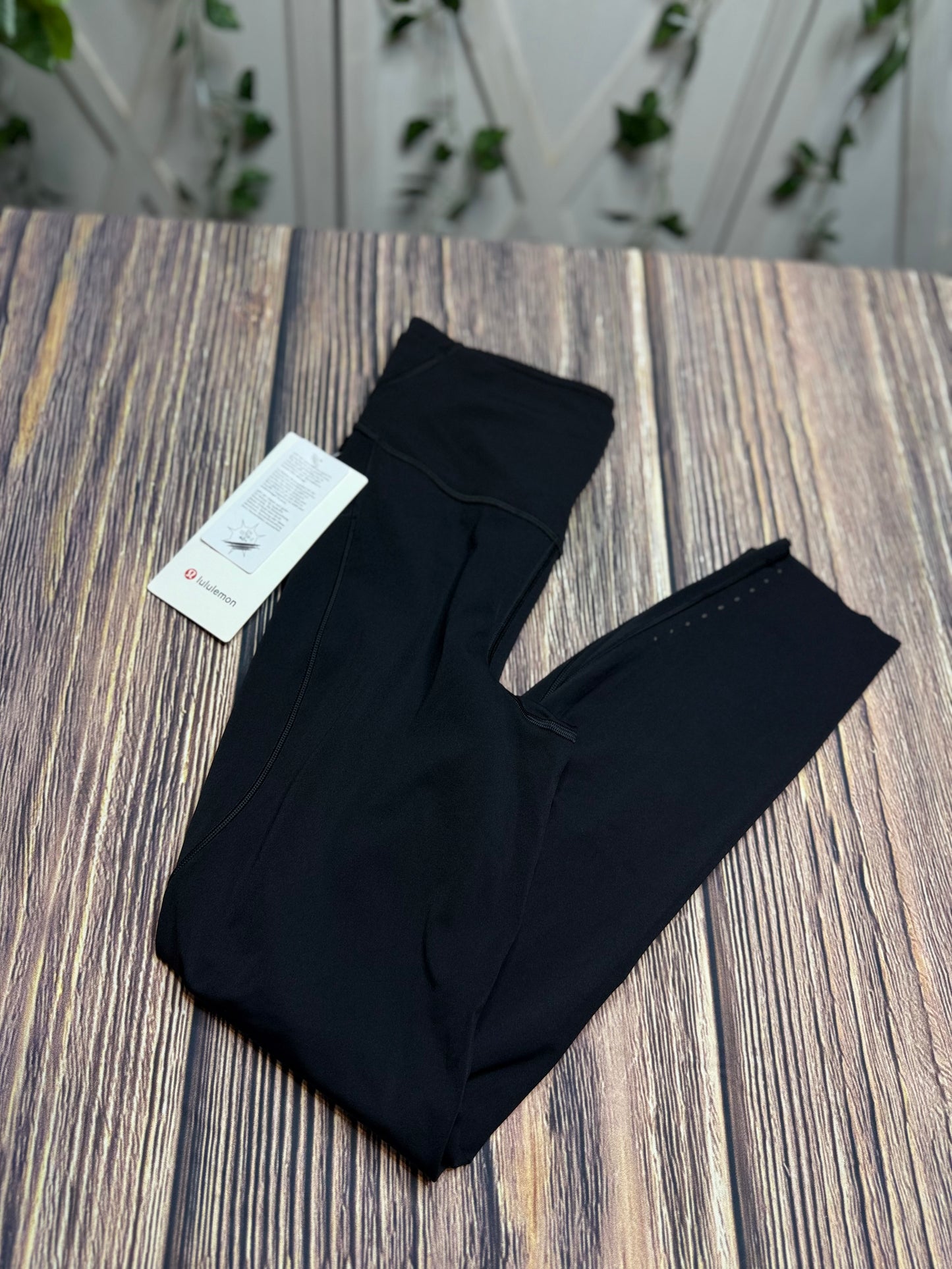 Fast and free HR tight 25” * pockets *Size 6