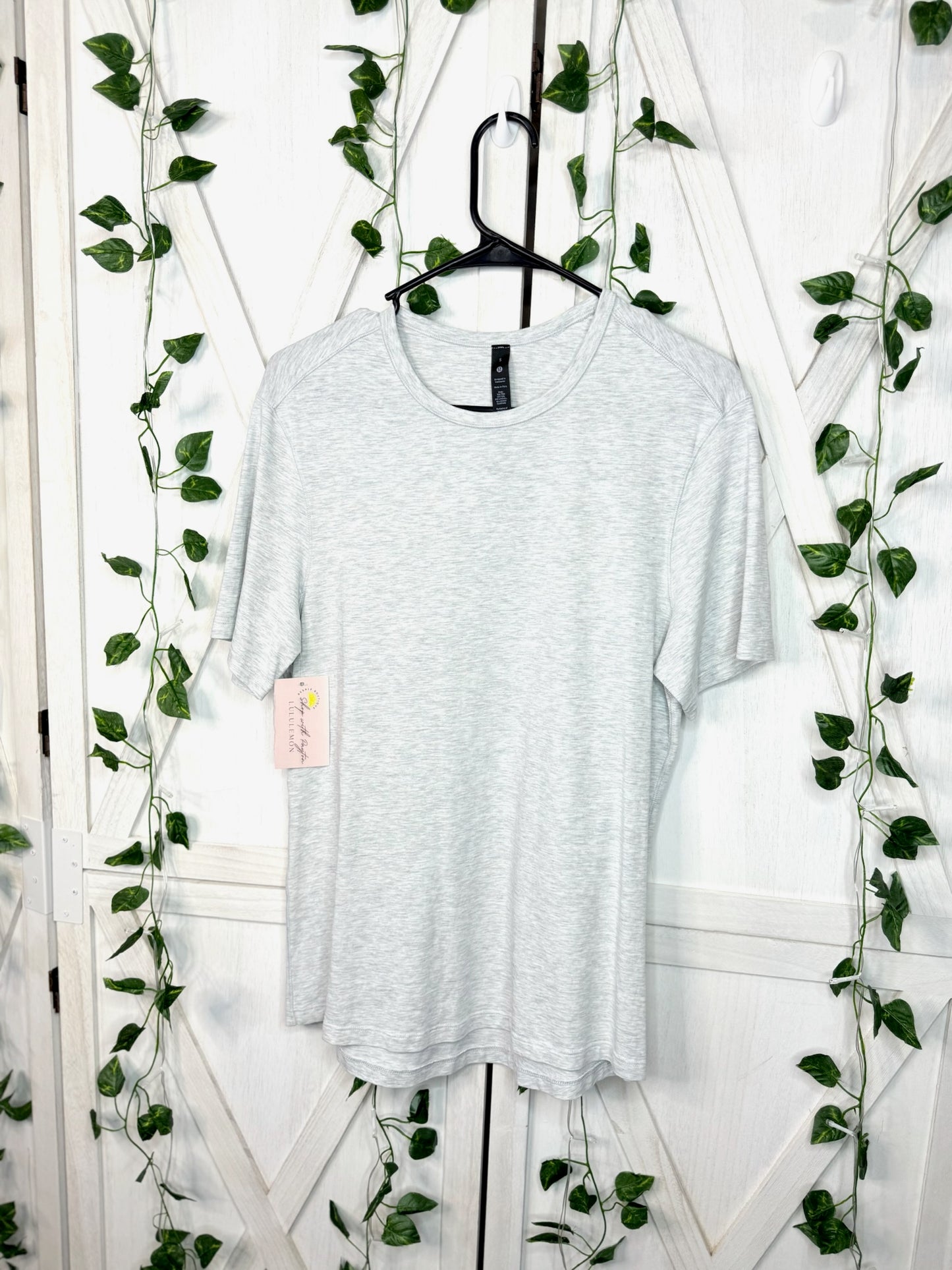 Lululemon 5 Year Basic Tee * SIZE  s