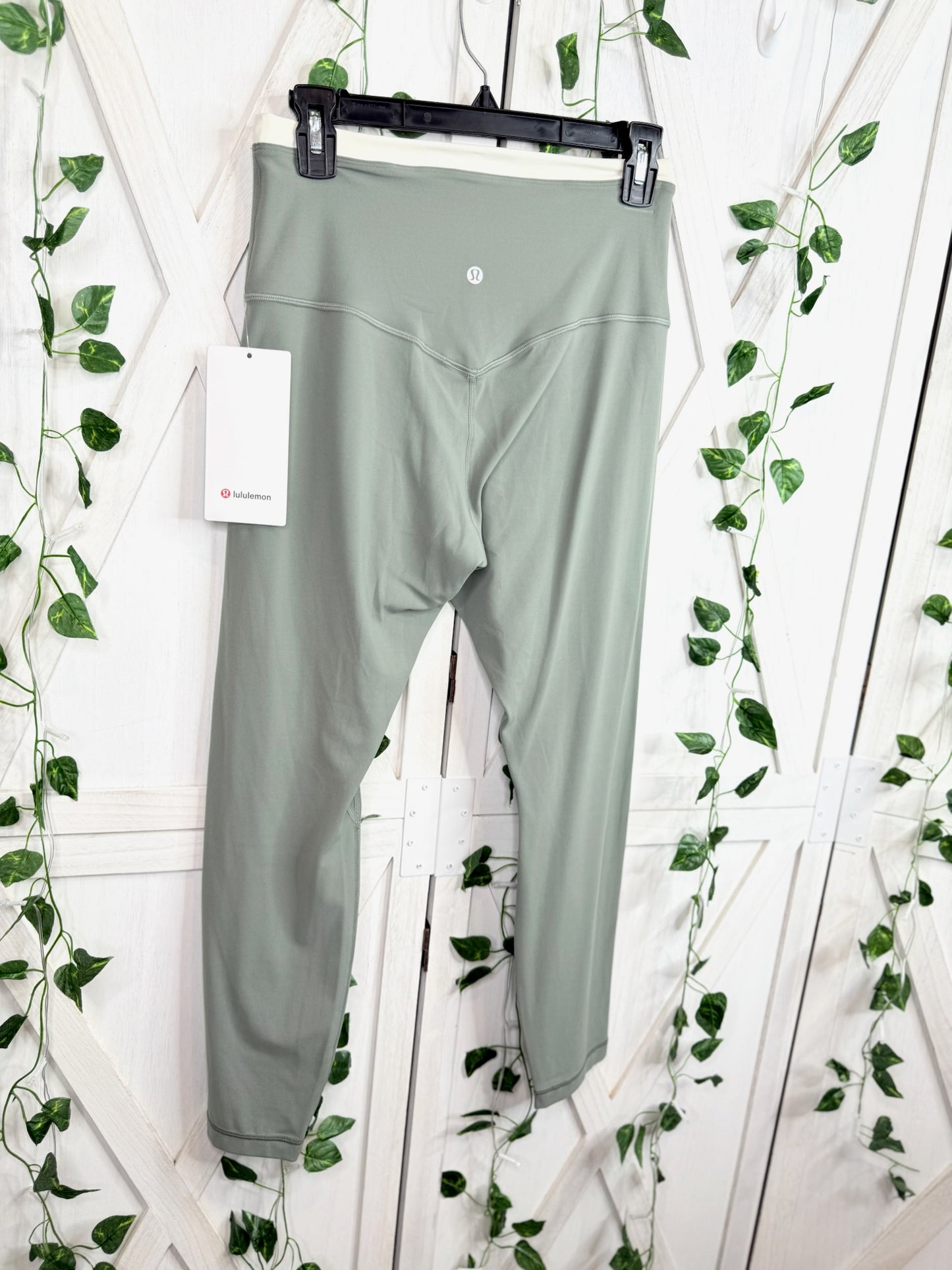 Lululemon Align SHR Pant 25” *Trim *Size 10