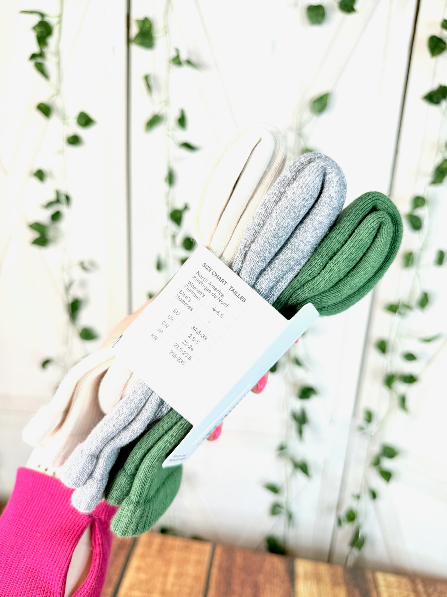 Daily Essential Socks* Crew* 3 Pair * Size S • M