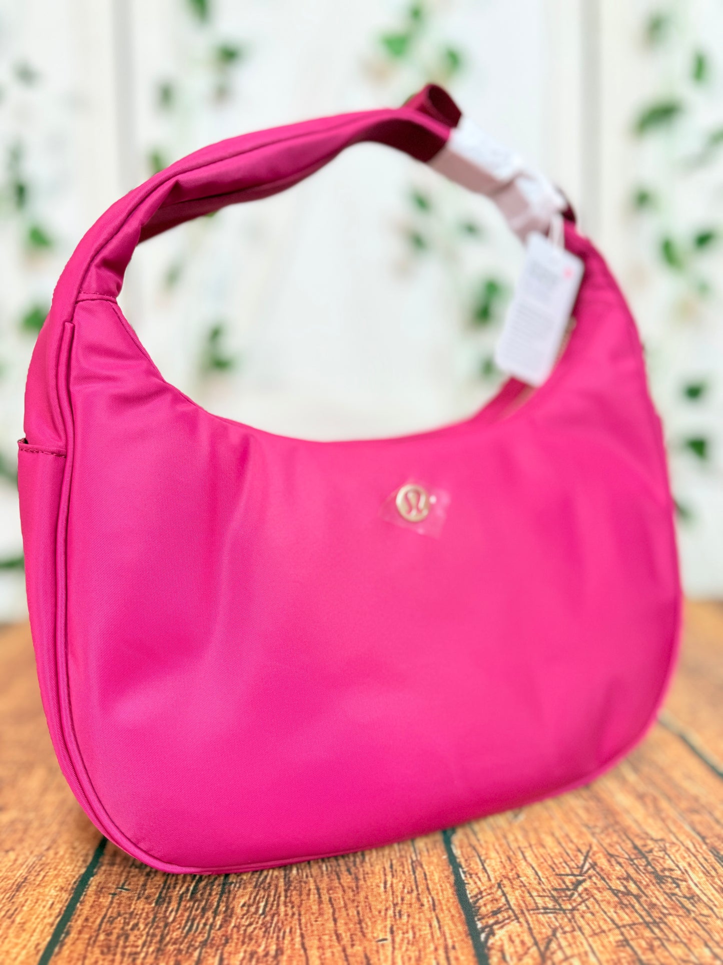 City Essentials Shoulder Bag 4L