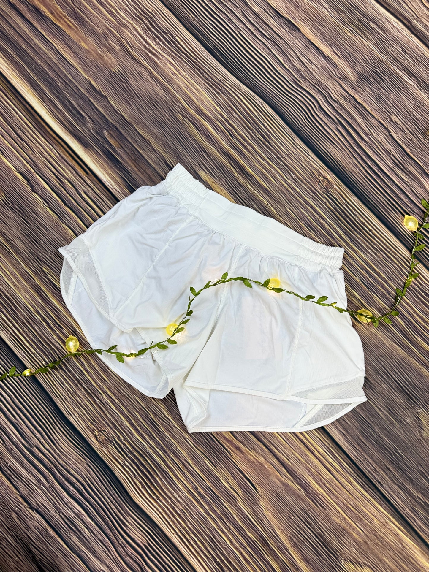 Hotty Hot Short 4" Size 4