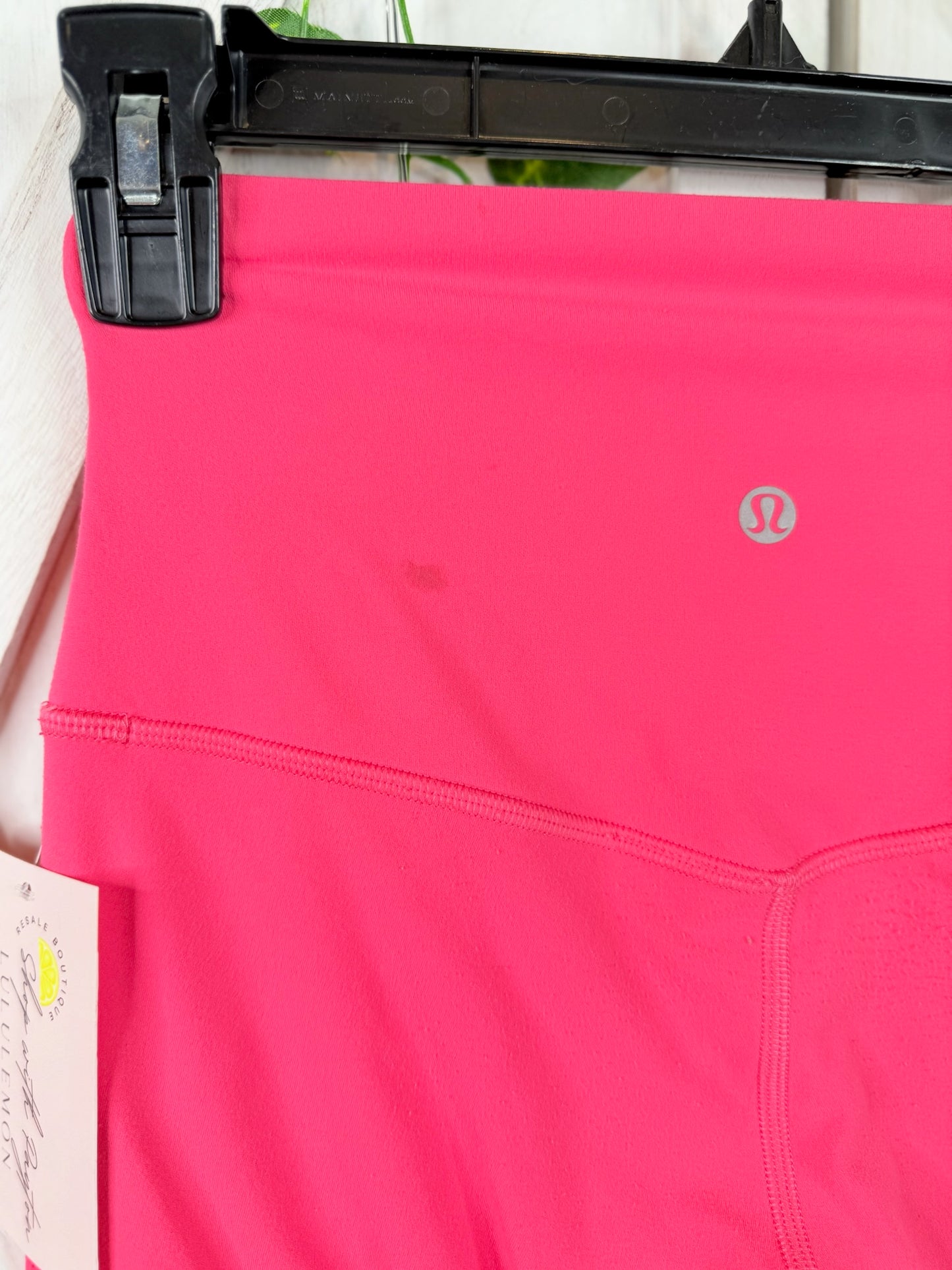 Align HR Shorts 6” *Size 4