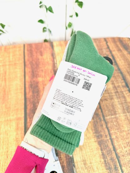 Daily Essential Socks* Crew* 3 Pair * Size S • M