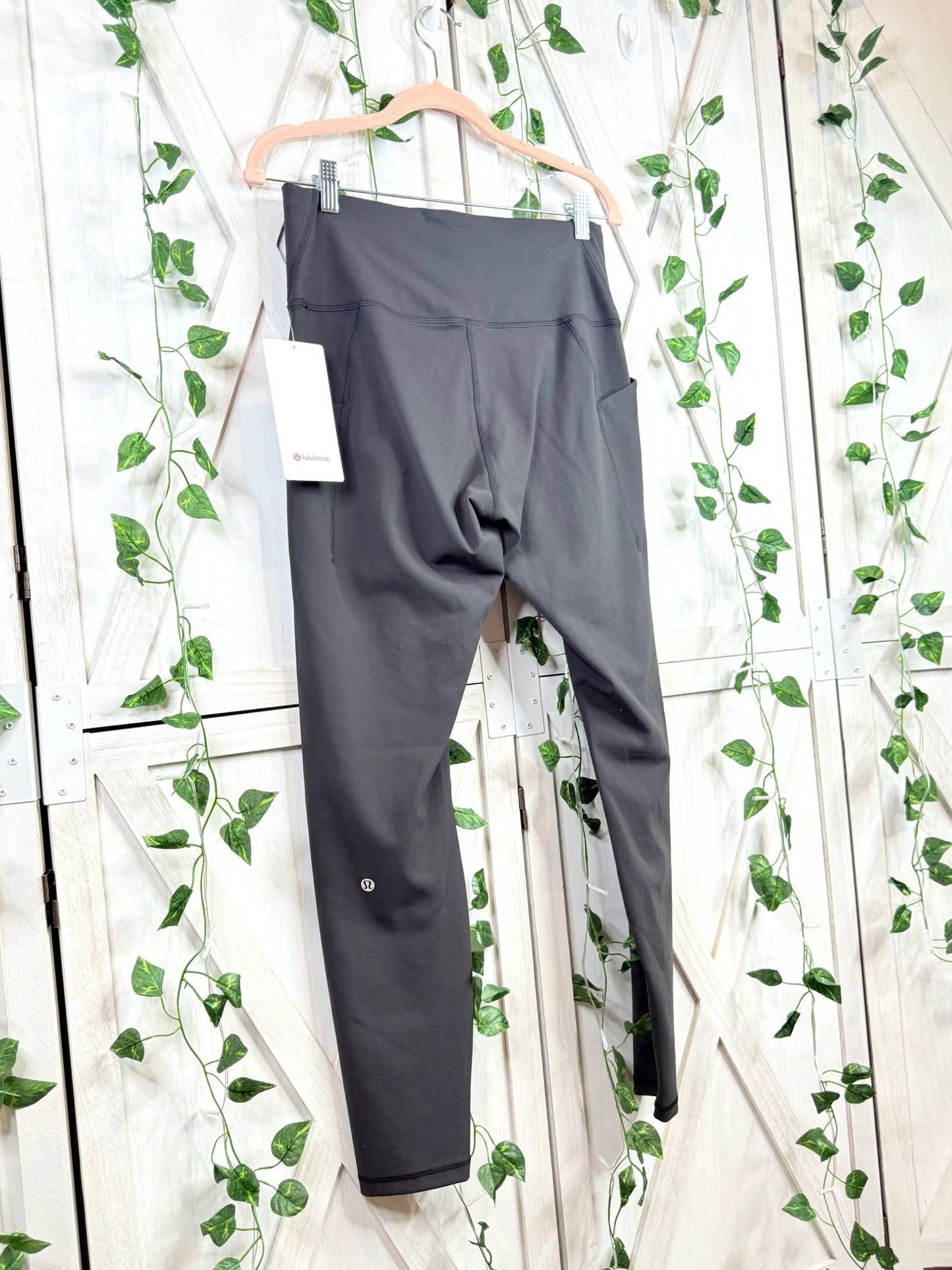 Wunder Train HR Tight 28” *Pockets * Size 12