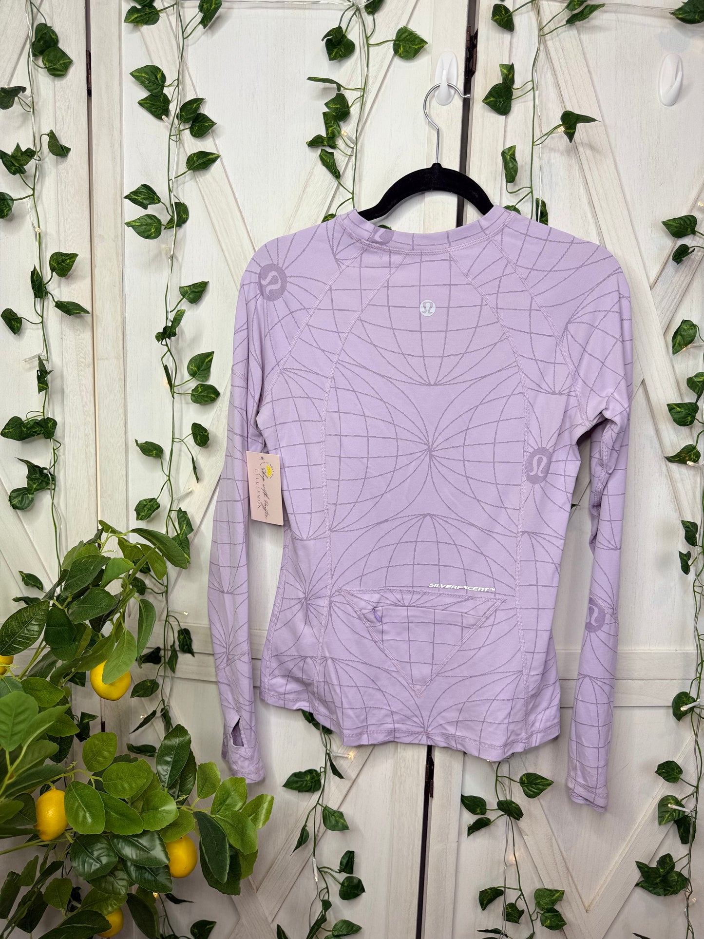 Lululemon long sleeve *stain *Size 8