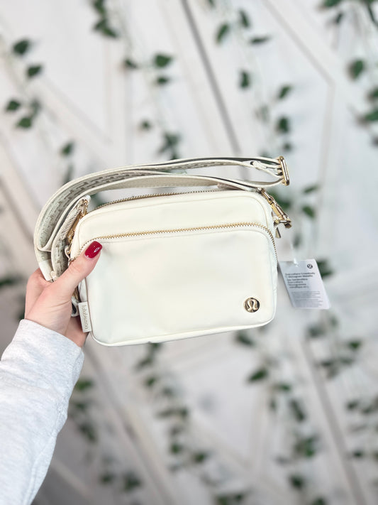 Everywhere Crossbody bag 2L * Monogram Metallic