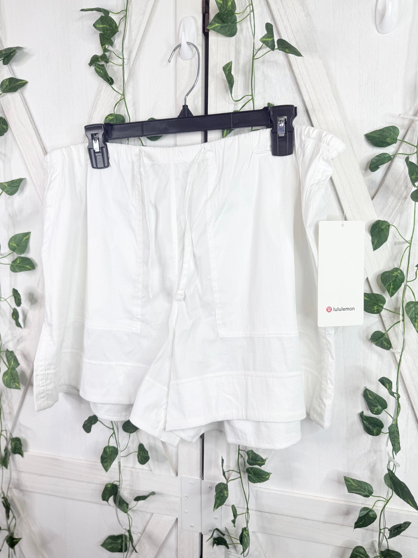 Cotton-Blend Poplin High-Rise Short 4” *Size XL