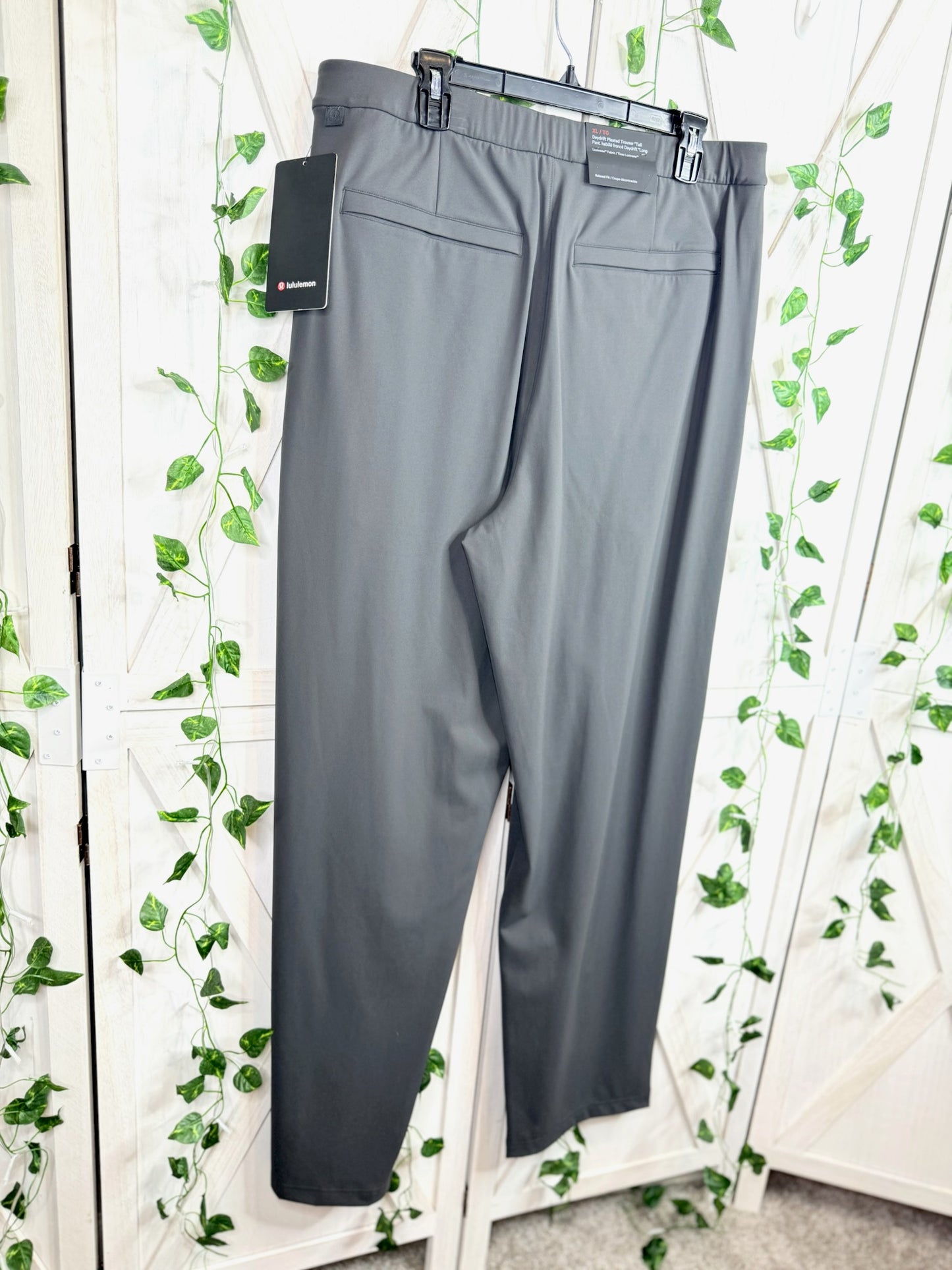 M Daydrift Relaxed Pleated Trouser *Tall *Size XL