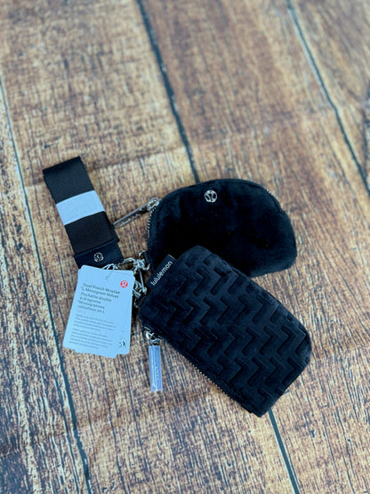 Dual Pouch Wristlet *L Monogram Velvet