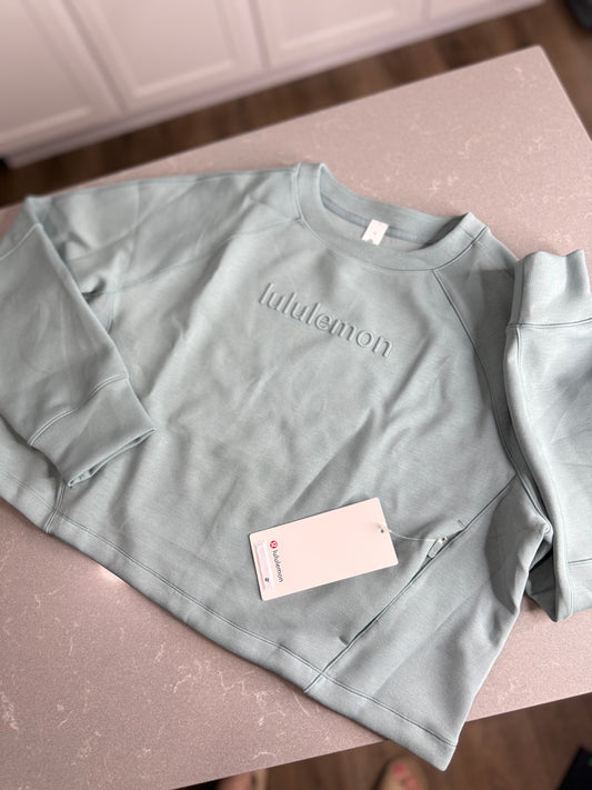 Smooth Spacer Cropped Pullover * Graphic *Size 10