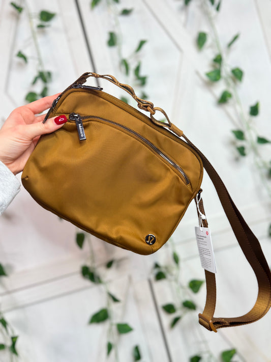 City Adventurer Crossbody