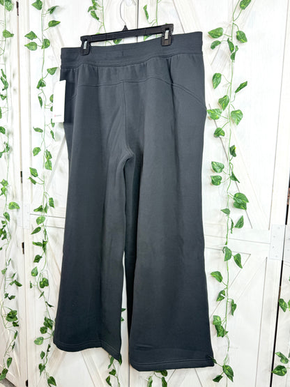 Scuba Mid-Rise Wide-Leg Pant *Short *Size XL
