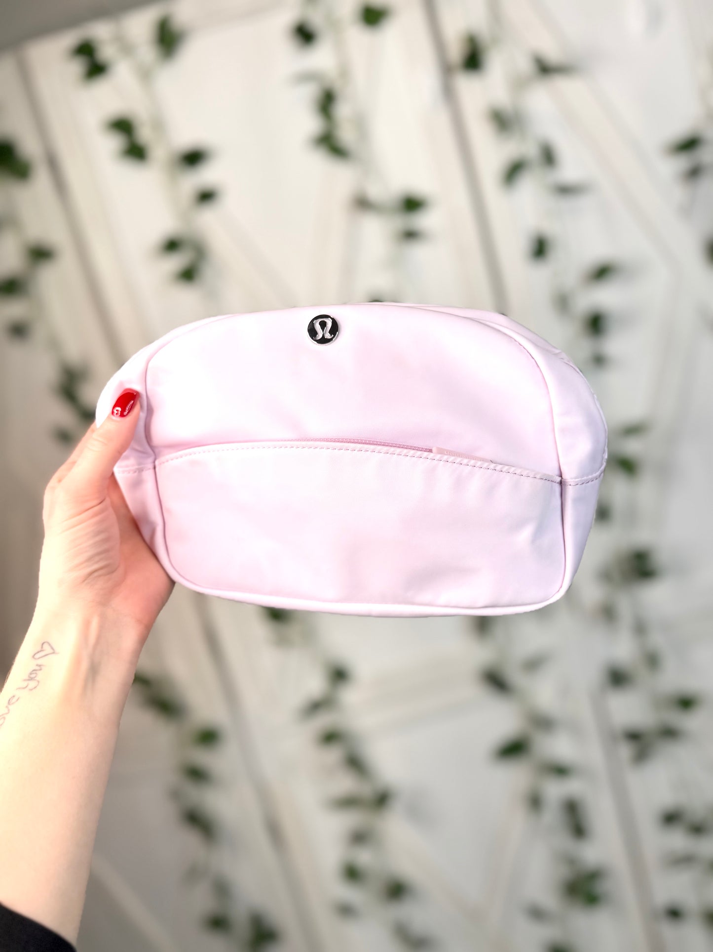 City Essentials Pouch 4L